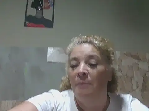 Snapshot of momismilf544 chatting on March 30, 2026, 12:12 am momismilf544 online show from March 30, 2026, 12:12 am