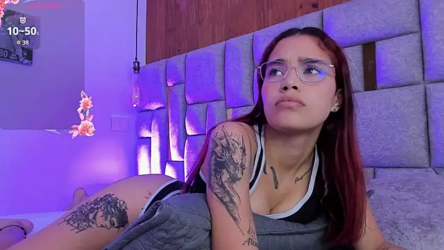 Snapshot of camilaa_smith_ chatting on April 13, 2026, 8:02 pm camilaa smith online show from April 13, 2026, 8:02 pm