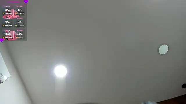 Snapshot of camilaa_smith_ chatting on May 28, 2026, 8:04 pm camilaa smith online show from May 28, 2026, 8:04 pm