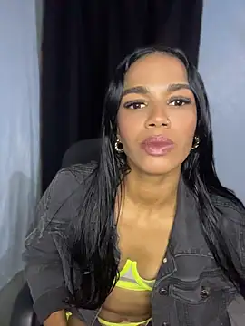 FlorSalvaje  online show from May 7, 2026, 12:37 am