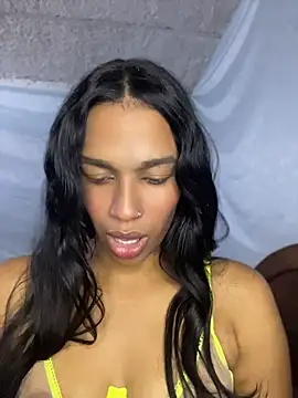 FlorSalvaje  online show from June 20, 2026, 1:32 am