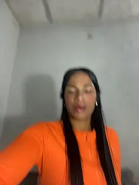 Snapshot of FlorSalvaje_ chatting on August 6, 2026, 12:49 am FlorSalvaje online show from August 6, 2026, 12:49 am