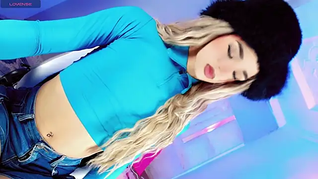 Snapshot of Sophiaa_doll_ chatting on April 15, 2026, 4:18 am Sophiaa doll online show from April 15, 2026, 4:18 am