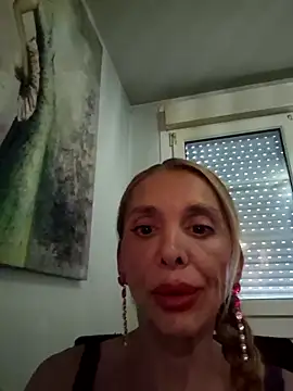 Snapshot of ssndratrans chatting on June 7, 2026, 7:19 pm ssndratrans online show from June 7, 2026, 7:19 pm