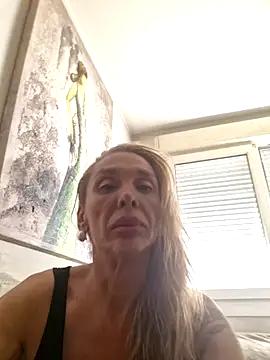 Snapshot of ssndratrans chatting on June 3, 2026, 2:33 pm ssndratrans online show from June 3, 2026, 2:33 pm