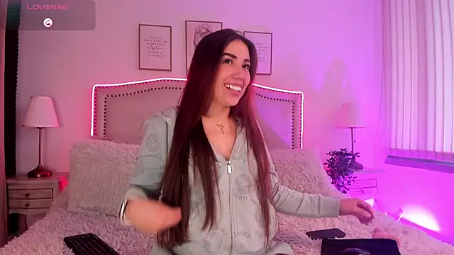 Snapshot of Hanna_klover chatting on June 24, 2026, 9:34 pm Hanna klover online show from June 24, 2026, 9:34 pm