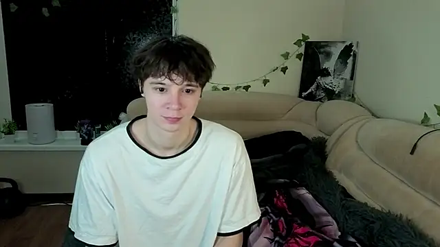 AnthonyCuutie online show from April 5, 2026, 6:42 am