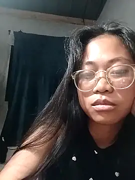 angelpinay44 online show from March 18, 2026, 4:19 pm