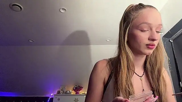 Anika Socutehe online show from July 21, 2026, 9:27 pm