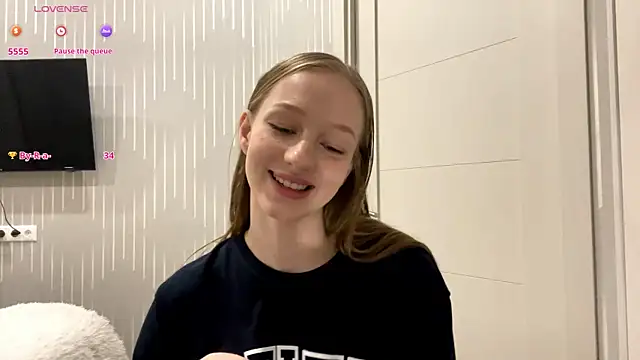 Anika Socutehe online show from May 13, 2026, 7:10 pm