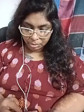 Snapshot of deepika-mallus chatting on June 18, 2026, 6:24 pm deepika-mallus online show from June 18, 2026, 6:24 pm