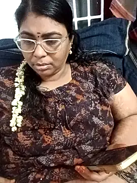 Snapshot of deepika-mallus chatting on May 10, 2026, 3:47 pm deepika-mallus online show from May 10, 2026, 3:47 pm