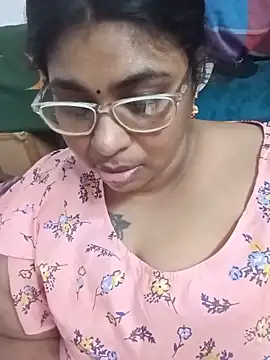 Snapshot of deepika-mallus chatting on May 20, 2026, 6:38 pm deepika-mallus online show from May 20, 2026, 6:38 pm