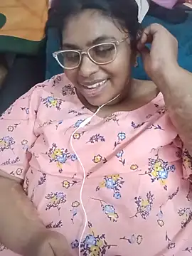 Snapshot of deepika-mallus chatting on May 21, 2026, 6:44 am deepika-mallus online show from May 21, 2026, 6:44 am