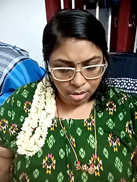 Snapshot of deepika-mallus chatting on April 22, 2026, 1:07 pm deepika-mallus online show from April 22, 2026, 1:07 pm