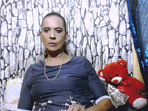 Hot queen58 online show from April 21, 2026, 3:18 pm