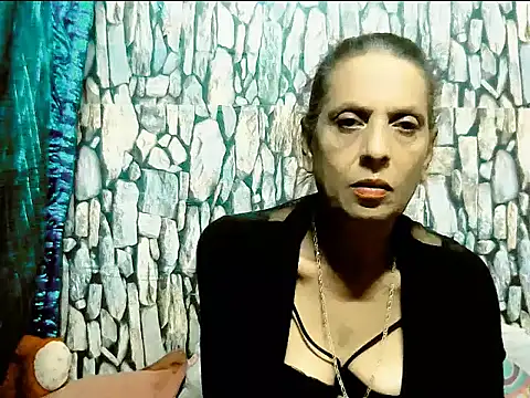 Hot queen58 online show from May 13, 2026, 4:19 am