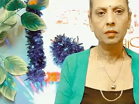 Hot queen58 online show from May 18, 2026, 6:40 am
