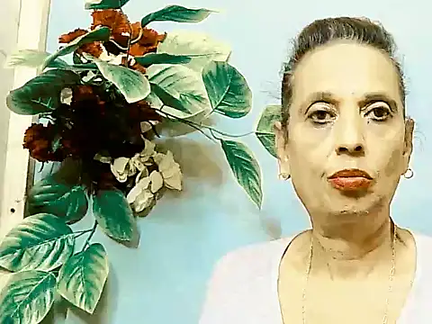 Hot queen58 online show from May 22, 2026, 6:22 am