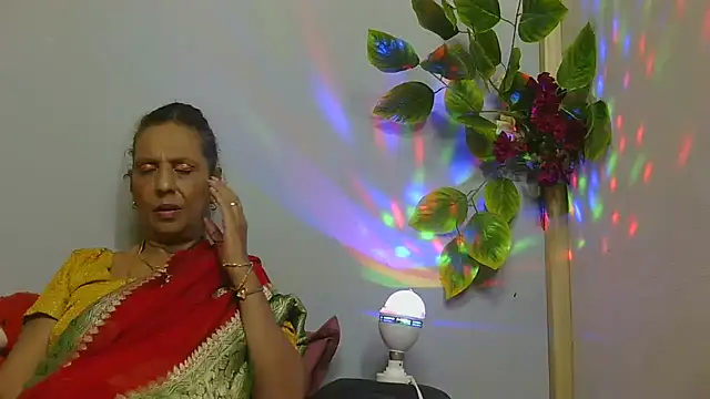 Hot queen58 online show from May 17, 2026, 7:36 pm