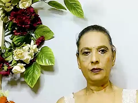 Hot queen58 online show from May 27, 2026, 4:09 am