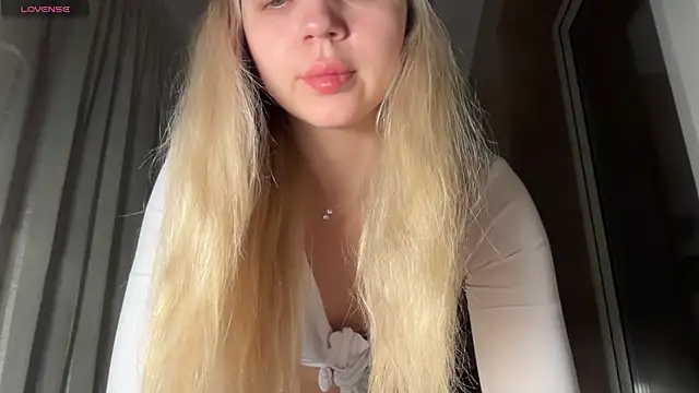 Snapshot of AlexaDeviliciouss chatting on June 27, 2026, 7:53 pm AlexaDeviliciouss online show from June 27, 2026, 7:53 pm