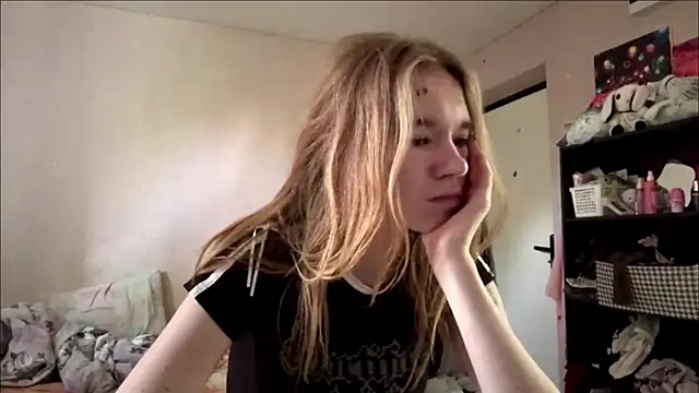 Snapshot of LeomaJee chatting on July 19, 2026, 2:25 pm LeomaJee online show from July 19, 2026, 2:25 pm
