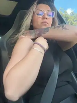 Isabella Varella  online show from February 27, 2026, 5:46 pm