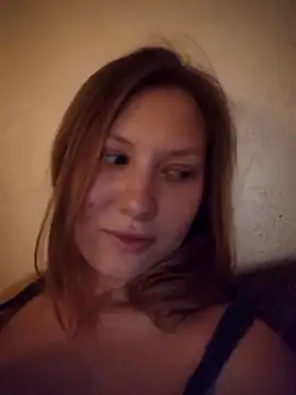 August Shine online show from March 25, 2026, 8:08 pm