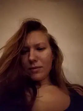 August Shine online show from March 31, 2026, 6:32 pm