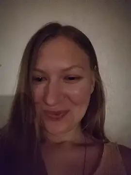 August Shine online show from May 26, 2026, 6:06 pm
