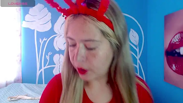 CamilleRouge online show from March 4, 2026, 7:32 pm