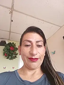 Snapshot of Lucia_Rios chatting on June 12, 2026, 5:00 pm Lucia Rios online show from June 12, 2026, 5:00 pm
