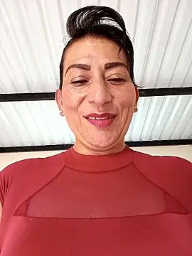 Snapshot of Lucia_Rios chatting on May 10, 2026, 5:26 pm Lucia Rios online show from May 10, 2026, 5:26 pm