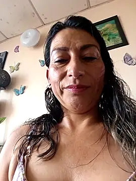 Snapshot of Lucia_Rios chatting on June 15, 2026, 8:19 pm Lucia Rios online show from June 15, 2026, 8:19 pm