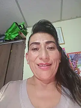 Snapshot of Lucia_Rios chatting on May 22, 2026, 11:47 pm Lucia Rios online show from May 22, 2026, 11:47 pm