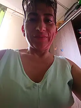 Snapshot of Lucia_Rios chatting on May 19, 2026, 9:33 pm Lucia Rios online show from May 19, 2026, 9:33 pm