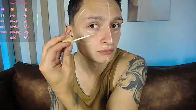 Snapshot of DIEGO_JONES chatting on June 19, 2026, 1:06 pm DIEGO JONES online show from June 19, 2026, 1:06 pm