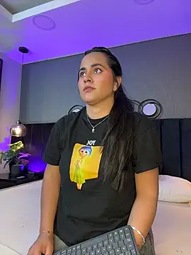 Snapshot of alejandra__garcia chatting on May 7, 2026, 3:22 am alejandra garcia online show from May 7, 2026, 3:22 am