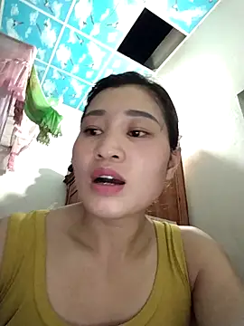 Snapshot of Lilinn_ chatting on April 7, 2026, 12:40 pm Lilinn online show from April 7, 2026, 12:40 pm