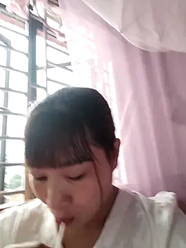 Snapshot of Lilinn_ chatting on April 9, 2026, 11:00 pm Lilinn online show from April 9, 2026, 11:00 pm