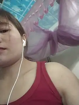 Snapshot of Lilinn_ chatting on March 18, 2026, 12:08 pm Lilinn online show from March 18, 2026, 12:08 pm