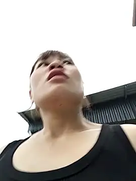 Snapshot of Lilinn_ chatting on April 15, 2026, 11:05 am Lilinn online show from April 15, 2026, 11:05 am