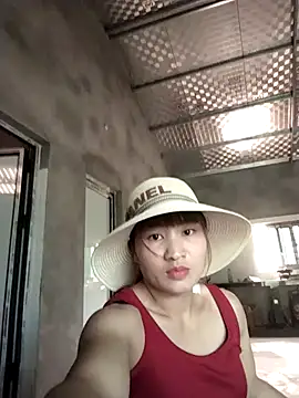 Snapshot of Lilinn_ chatting on April 11, 2026, 7:45 am Lilinn online show from April 11, 2026, 7:45 am