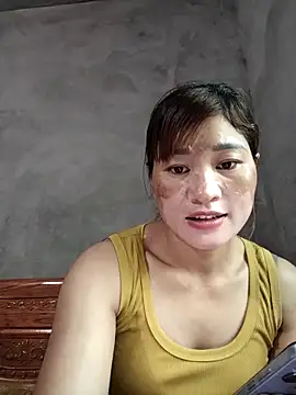 Snapshot of Lilinn_ chatting on April 5, 2026, 12:50 am Lilinn online show from April 5, 2026, 12:50 am