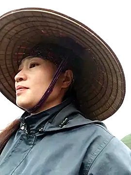 Snapshot of Lilinn_ chatting on March 6, 2026, 12:16 am Lilinn online show from March 6, 2026, 12:16 am