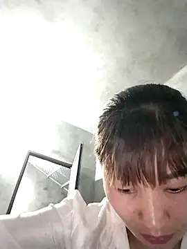 Snapshot of Lilinn_ chatting on April 10, 2026, 12:12 pm Lilinn online show from April 10, 2026, 12:12 pm