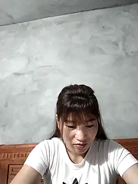 Snapshot of Lilinn_ chatting on March 24, 2026, 10:43 pm Lilinn online show from March 24, 2026, 10:43 pm