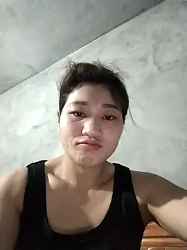 Snapshot of Lilinn_ chatting on April 8, 2026, 11:06 pm Lilinn online show from April 8, 2026, 11:06 pm