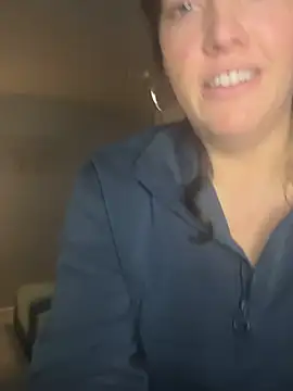 Snapshot of hollyharmd chatting on March 1, 2026, 3:39 am hollyharmd online show from March 1, 2026, 3:39 am